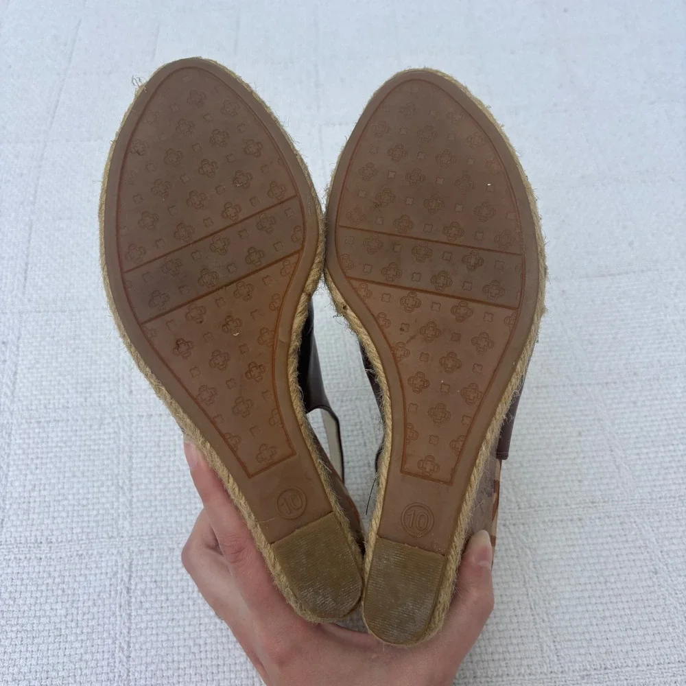 Women's 10 ETIENNE AIGNER Y2K Olexa Brown Faux Leather Peep Toe Wedge Sandals